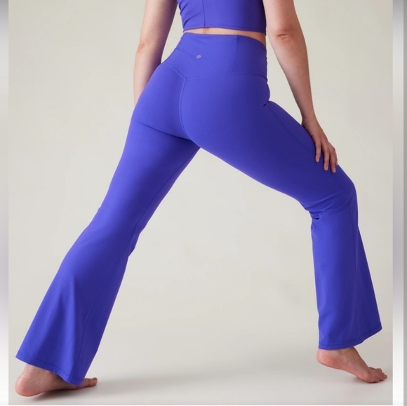Athleta Elation Flare Pant's Purple SzM Women Yoga Fitness Running - Picture 3 of 15